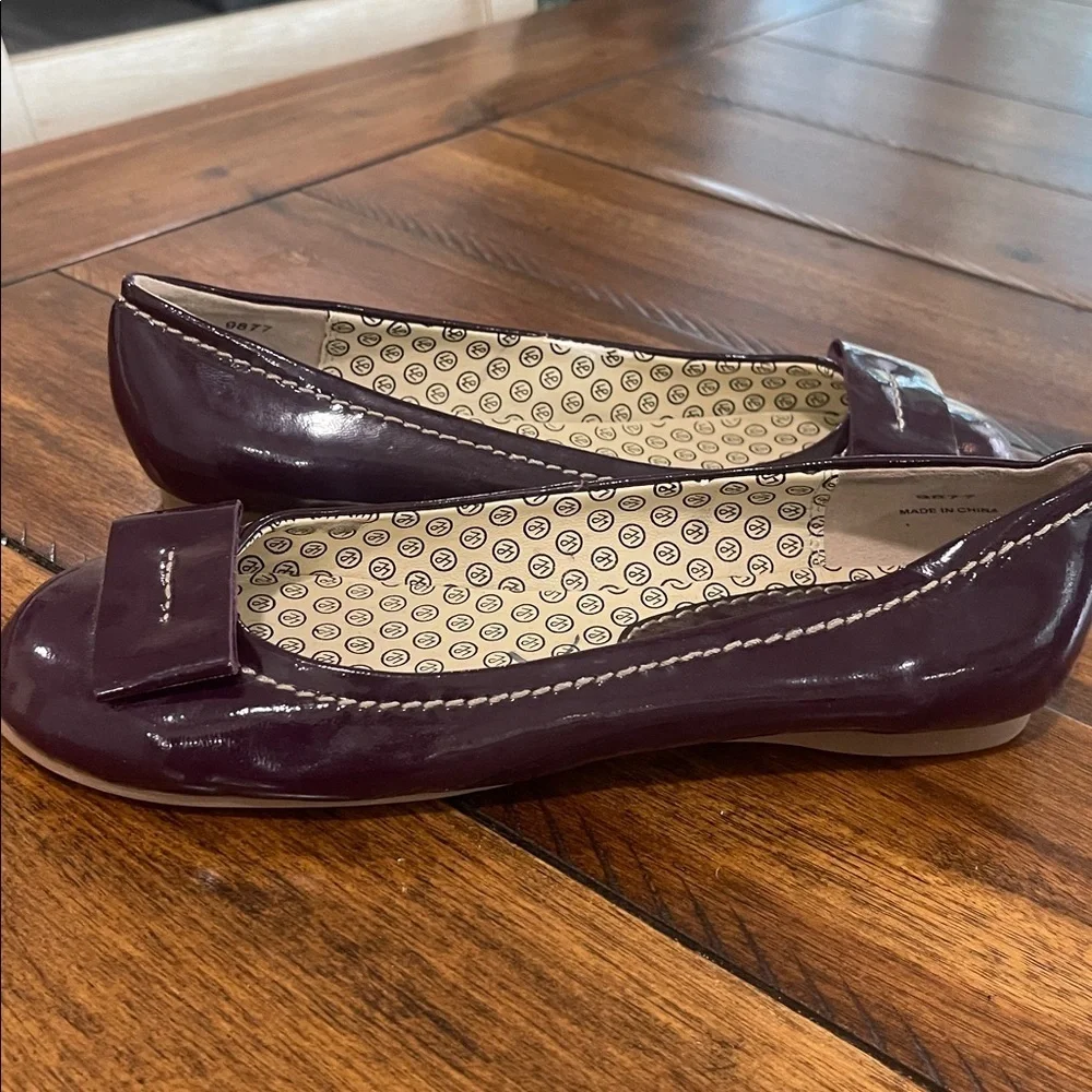 Martin + Osa purple plum patent leather ballet flats size 6